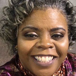 Meet your Posher, Simone